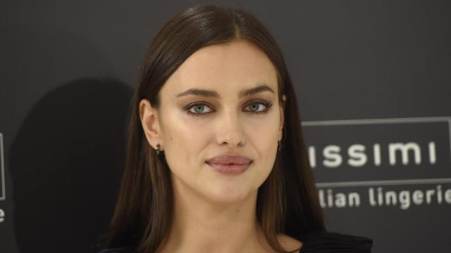 Irina Shayk ante el photocall de la marca lencera Intimissimi.