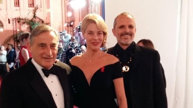 Miguel Bosé, Belén Rueda, Boris Izaguirre y el doctor Buenaventura Clotet, en la rueda de prensa de la Gala Sida.
