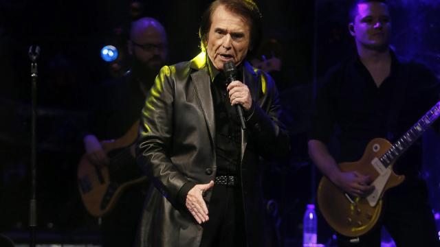 Raphael durante el concierto este martes en Madrid