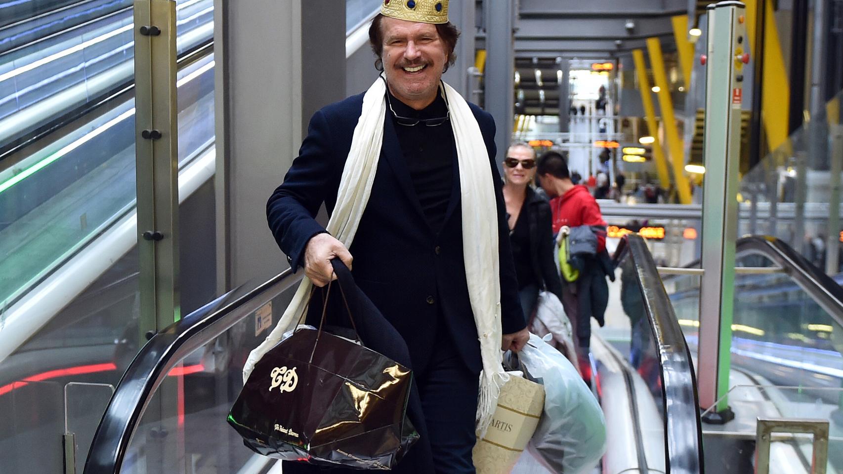 Bigote Arrocet en el aeropuerto en Madrid.