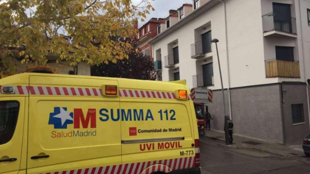 Efectivos del Summa en el domicilio donde han ocurrido los hechos