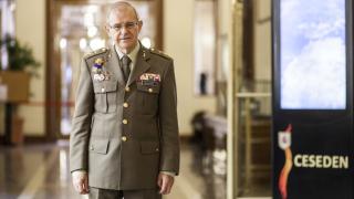 El general Ballesteros, director del IEEE, es autor del libro `Yihadismo´.