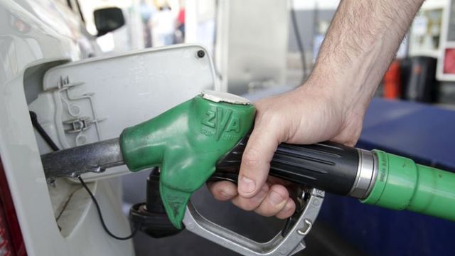 Varias compañías están siendo investigadas por pactar el precio de la gasolina.