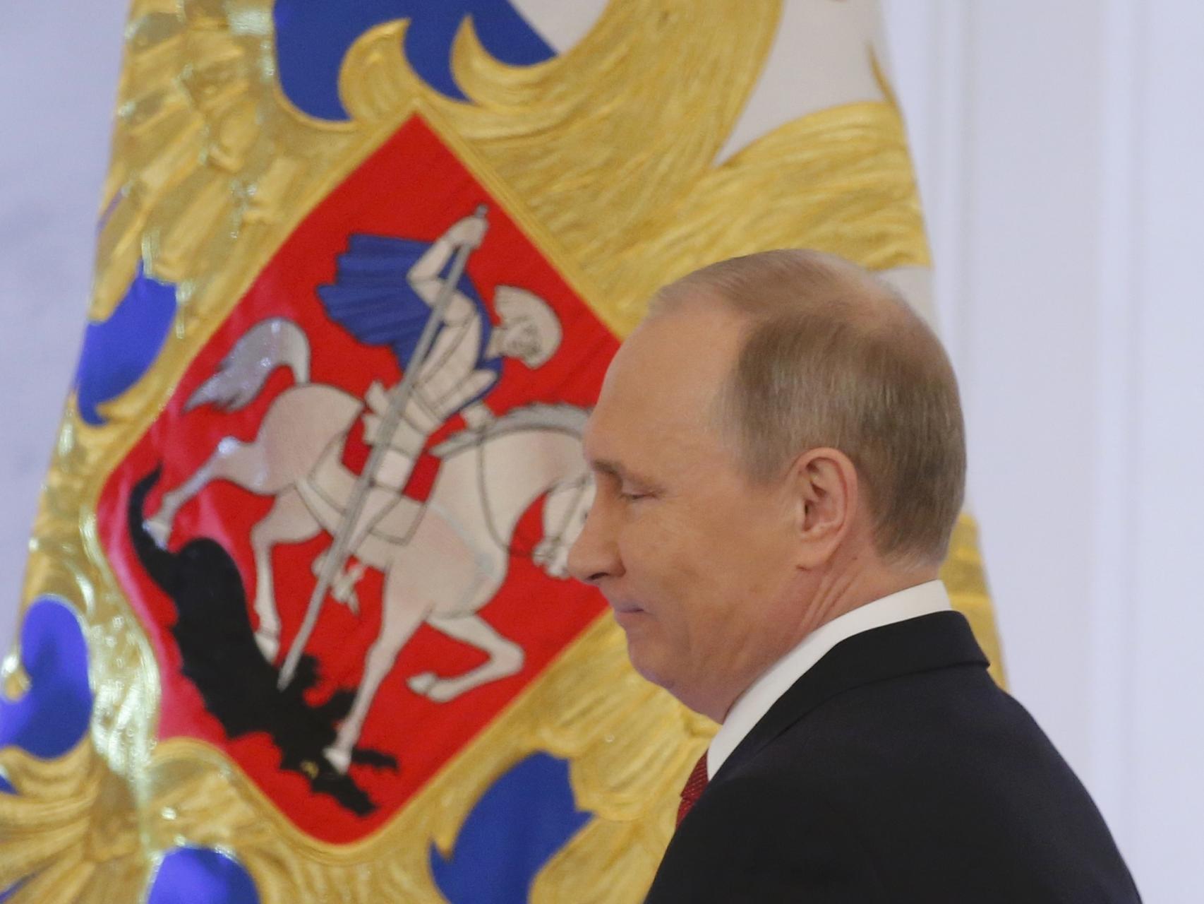 Trump promete fortalecer las relaciones con Rusia.