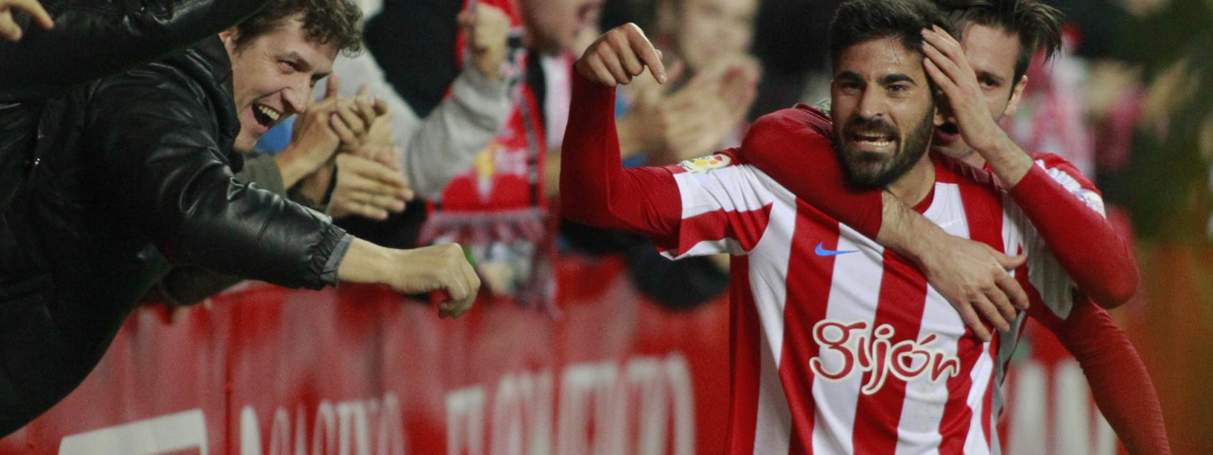 Abelardo se salva con la primera victoria del Sporting en dos meses