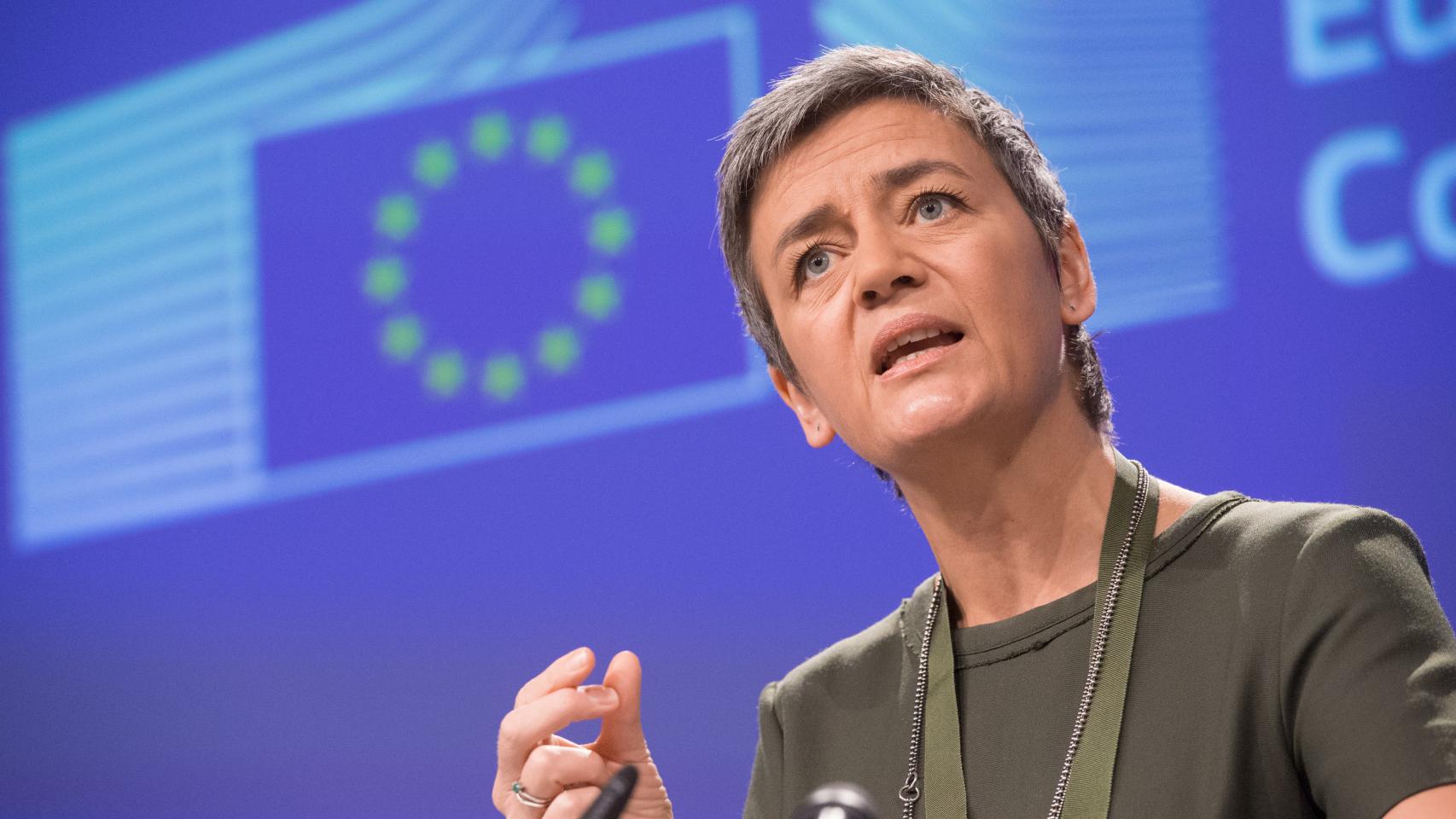 Vestager avisa de que no dudará en imponer más multas a la banca por manipular los mercados