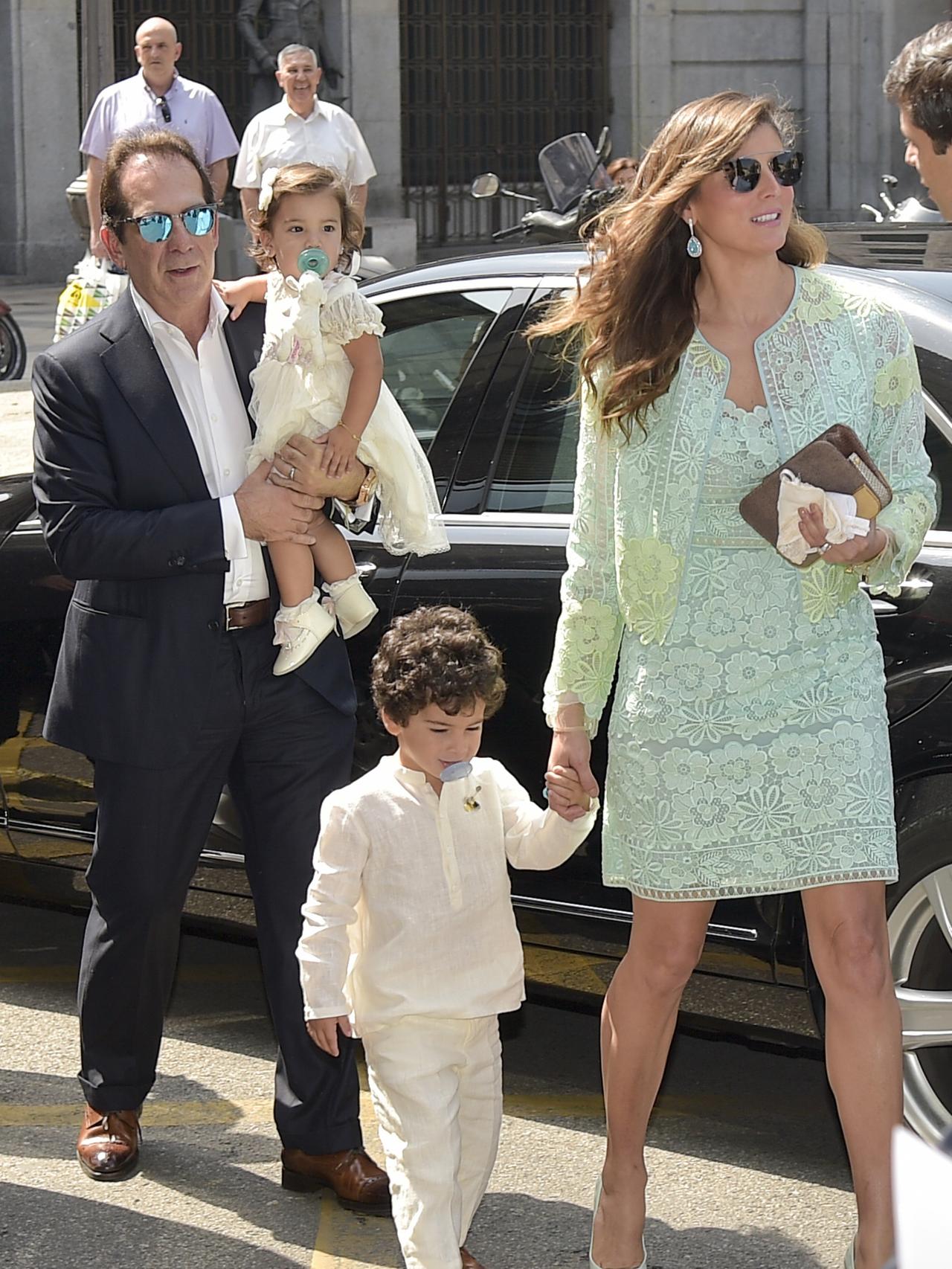 Victor José Vargas y Maria Beatriz Hernández con sus hijos Victor Simon y Guadalupe
