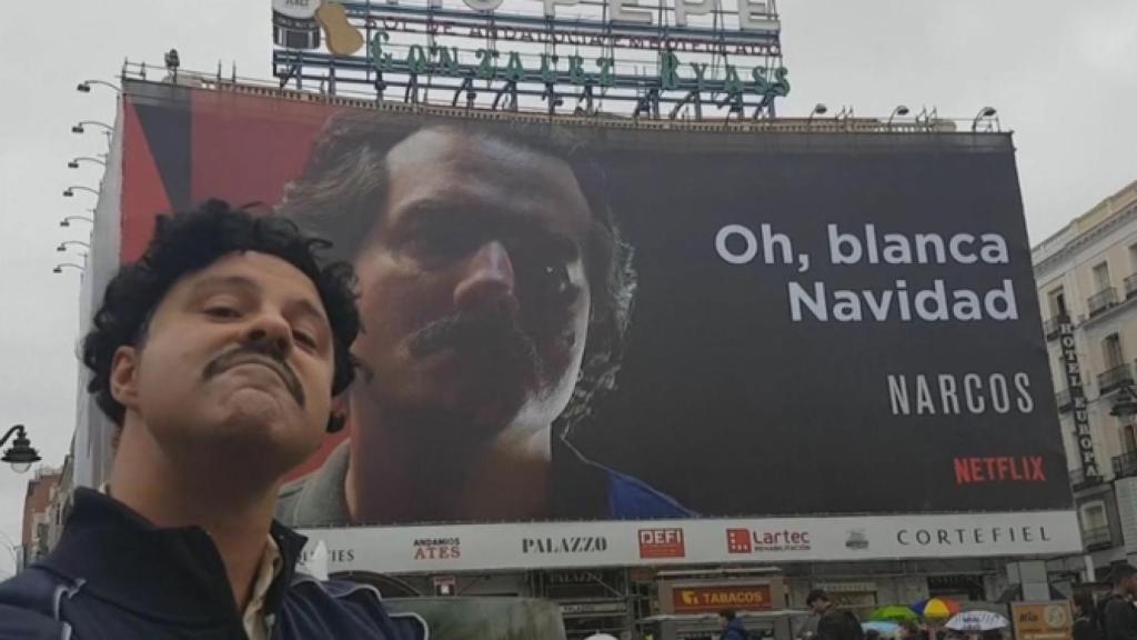 Colombia pide la retirada de un cartel de 'Narcos' de la Puerta del Sol de Madrid