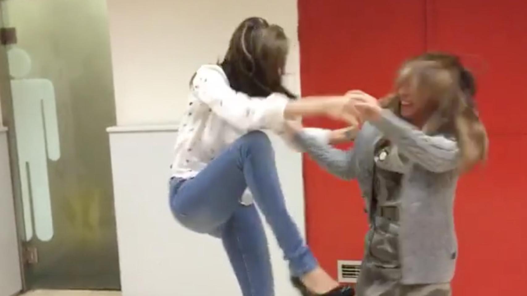 Paz Padilla y María Patiño llegan a las manos en los pasillos de Telecinco