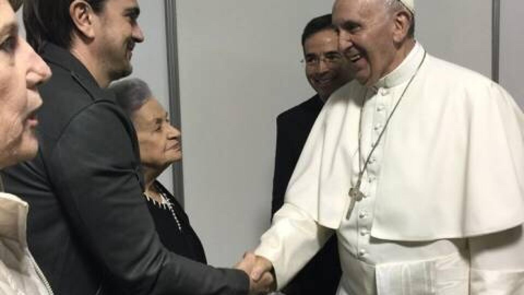 Juanes visita al Papa.