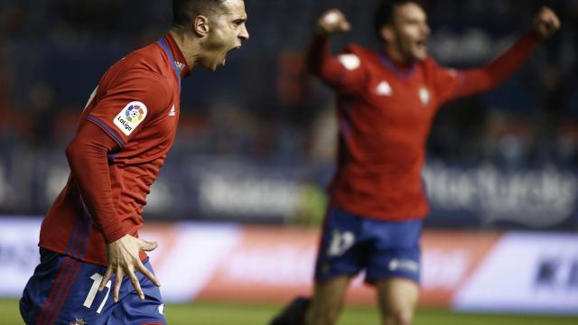 Jaime Romero celebra su gol con Osasuna ante el Granada.