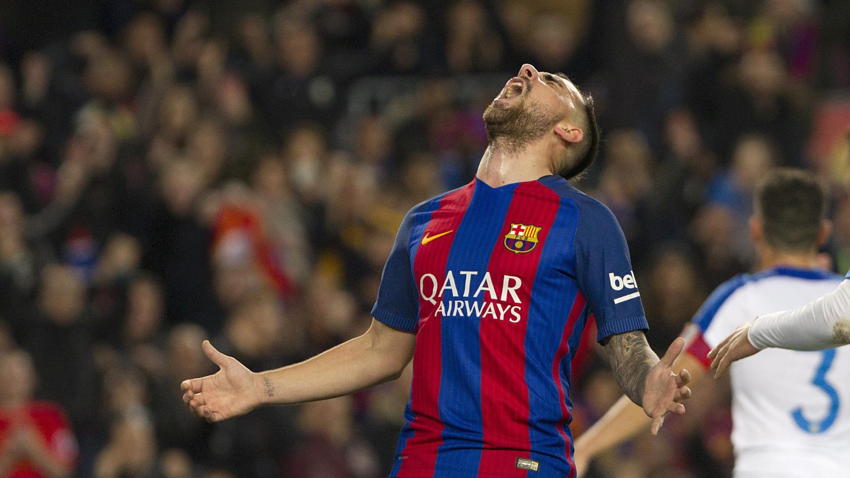 Paco Alcácer celebra con rabia su gol al Hércules.