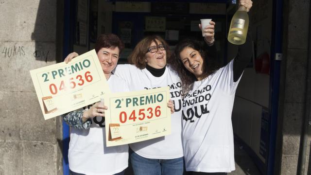 Administración en el número 12 de Los Gordos en Sol donde ha caído el segundo premio. / Jorge Barreno