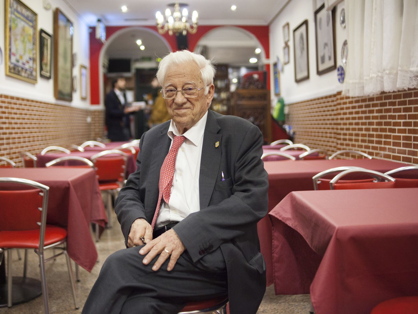 El padre Ángel, en el restaurante Robin Food.