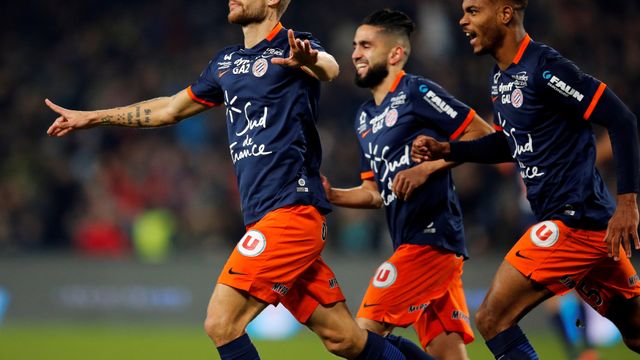 Los jugadores del Montpellier celebran un gol.