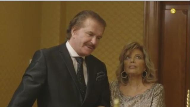 Edmundo y María Teresa Campos en una escena de la segunda temporada del reality