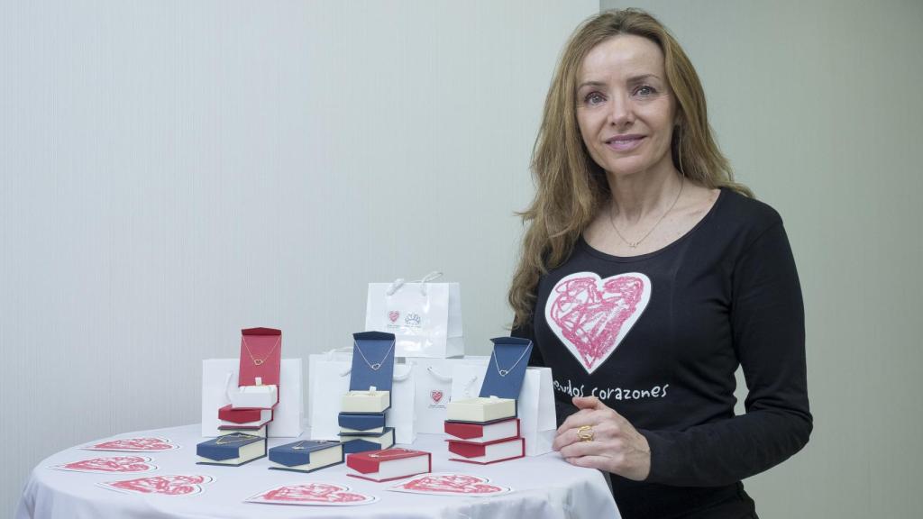 Ungría con unos diseños que realizó para Pequeños corazones.