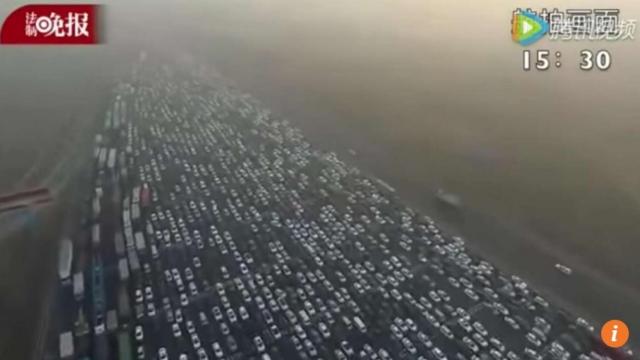 No, lo que cubre el cielo no es niebla.