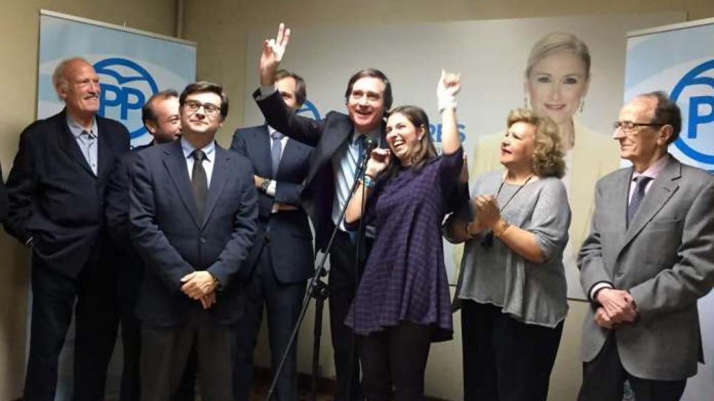 Álvaro Ballarín, en el centro, el compromisario con más refrendo de Madrid.