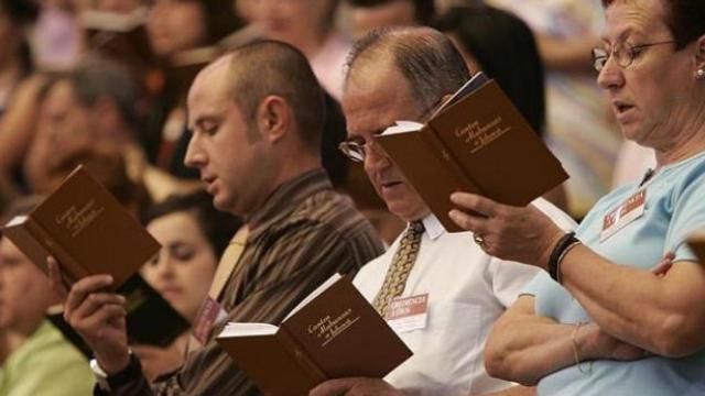 Miembros de los Testigos de Jehová, en una asamblea en Madrid.
