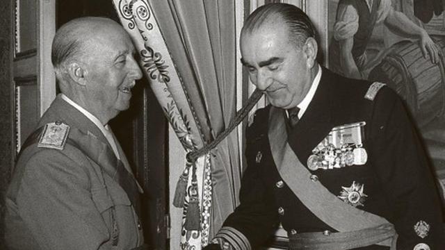 El expresidente del Gobierno, Luis Carrero Blanco, junto al dictador Francisco Franco.