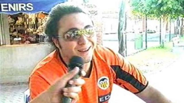 Kiko Rivera con la camiseta del Valencia.