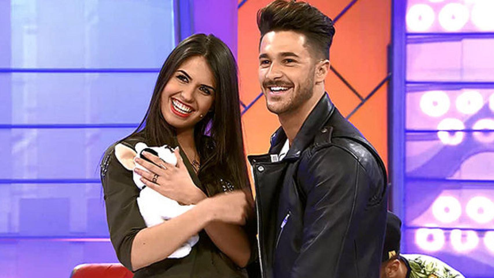 Sofía ('GH 16') y Hugo Paz ('MYHYV') se desnudan integralmente