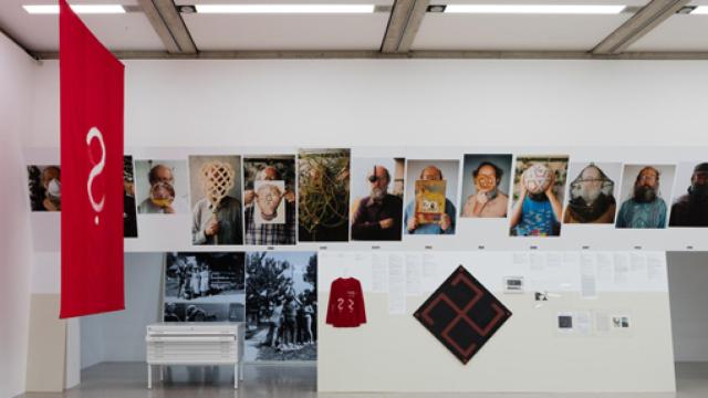 Image: Július Koller, un modesto proletario