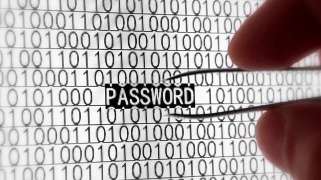 Fotomontaje con la palabra contraseña en inglés.