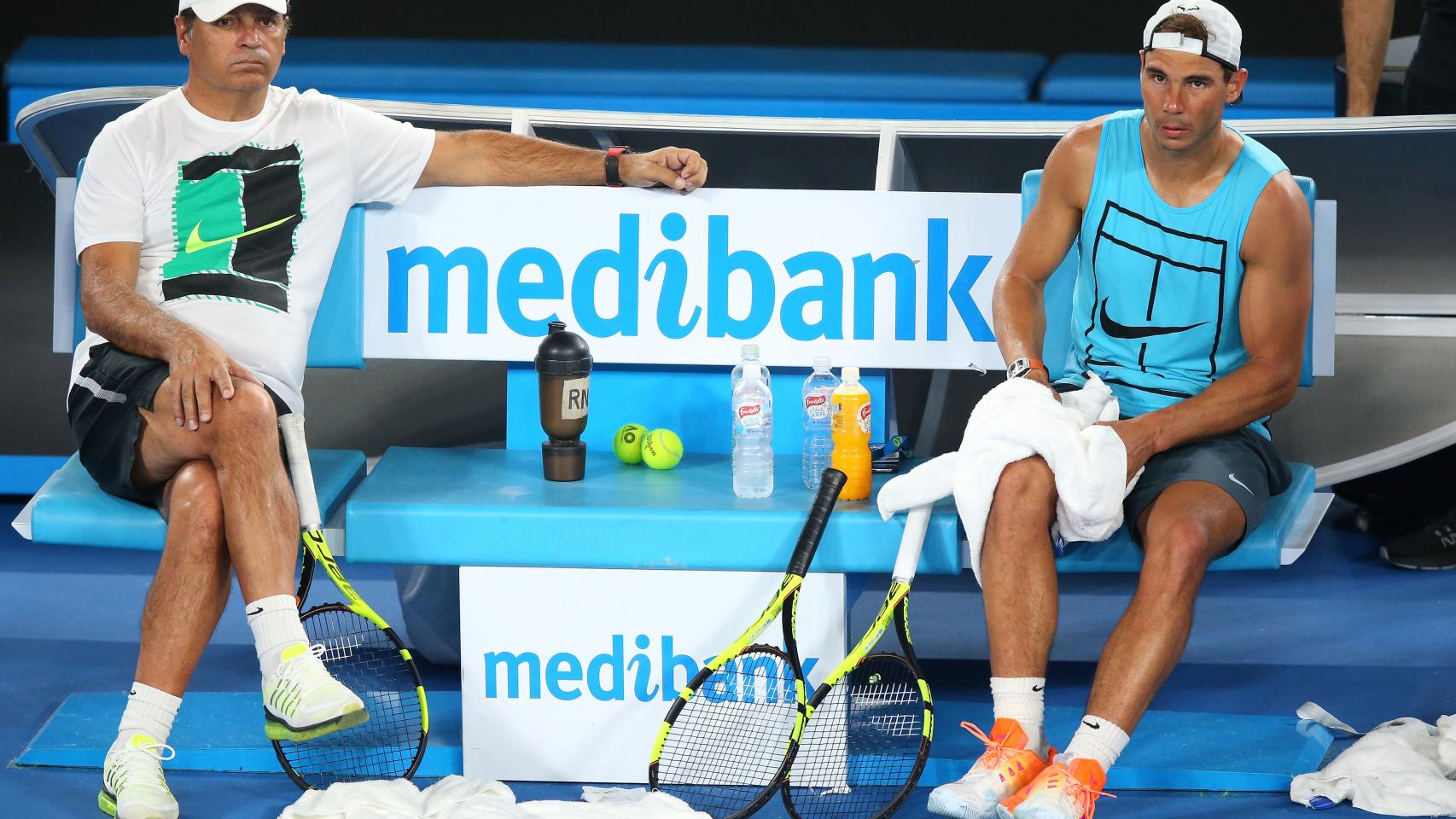 Toni y Rafa Nadal en un entrenamiento en Melbourne.