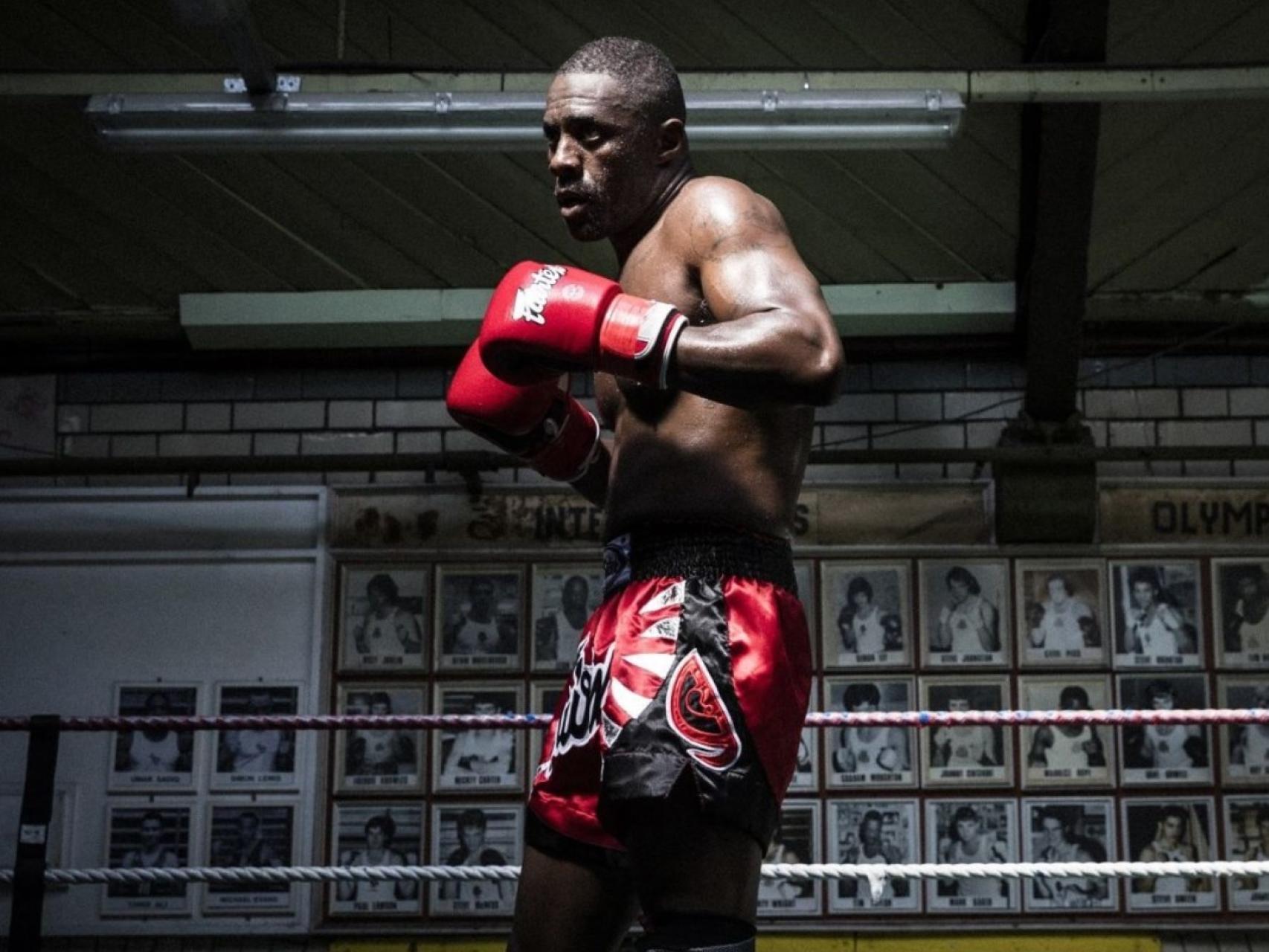 Idris Elba, durante el rodaje del docu-reality.