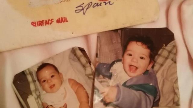 La única pista que Silvia tenía era esta carta dirigida a su padre en la que aparecían dos fotos de su hermano.