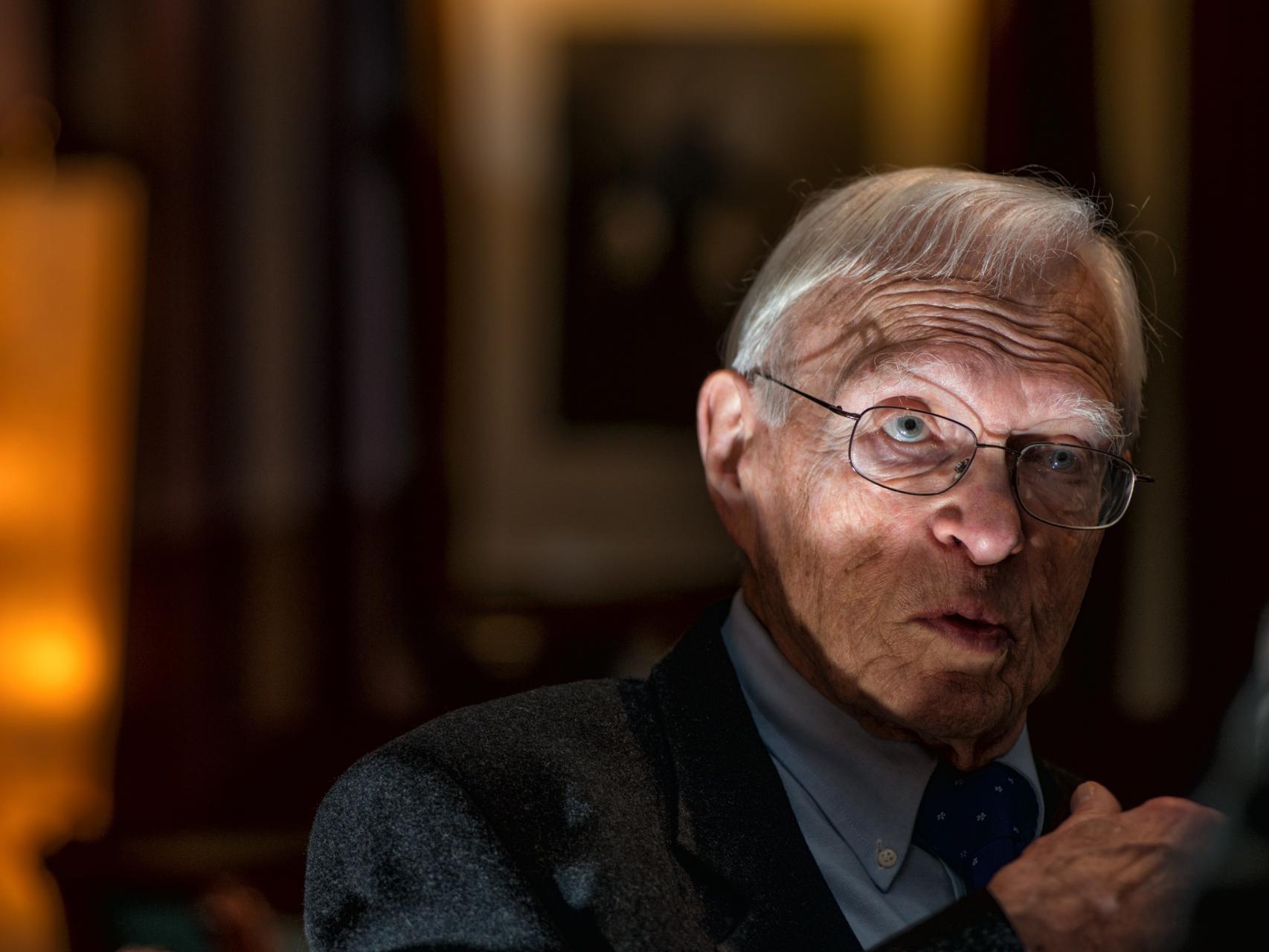 El hispanista estadounidense Stanley G Payne durante la entrevista.