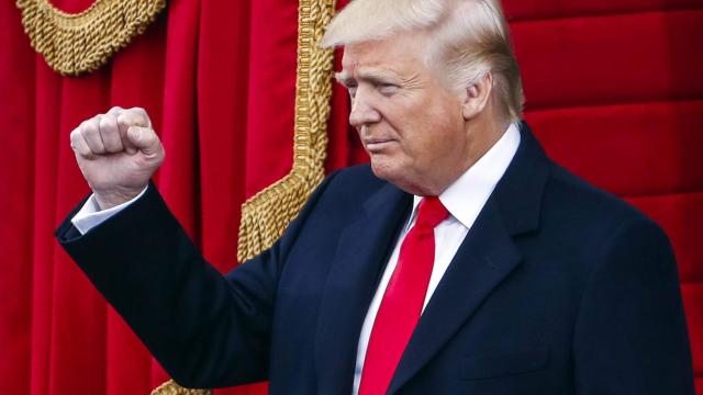 Trump ha prometido proteccionismo económico a los presentes.