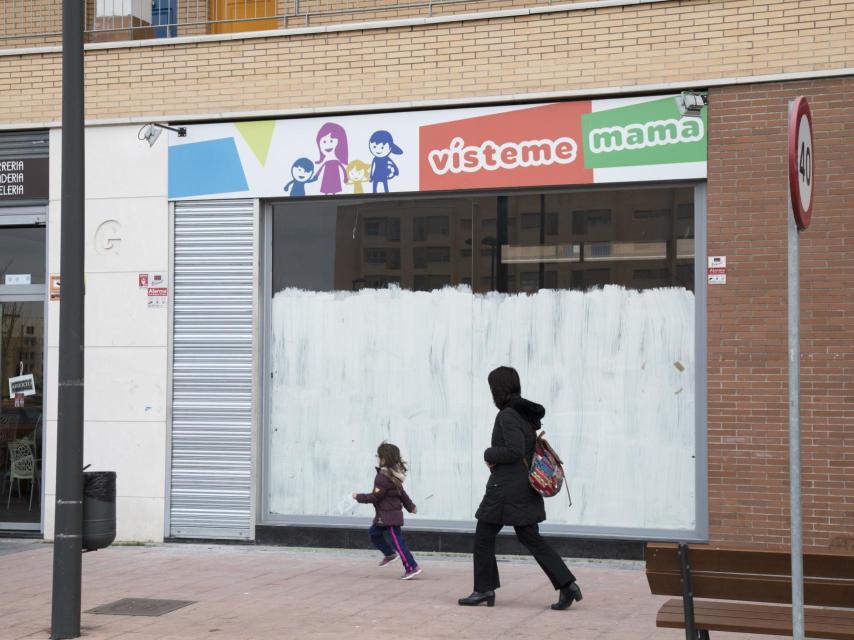 Francisco tuvo que cerrar su tienda de ropa tras tanto robo.