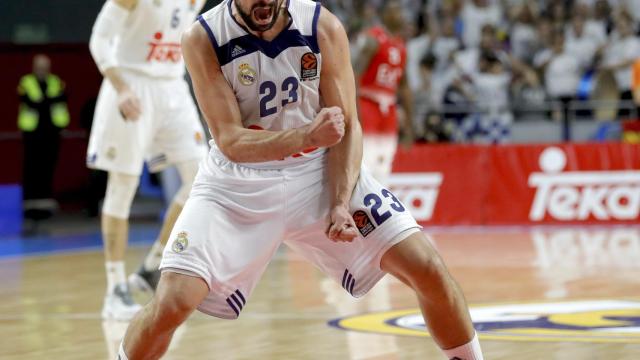 Sergio Llull celebra una canasta contra el Milán.