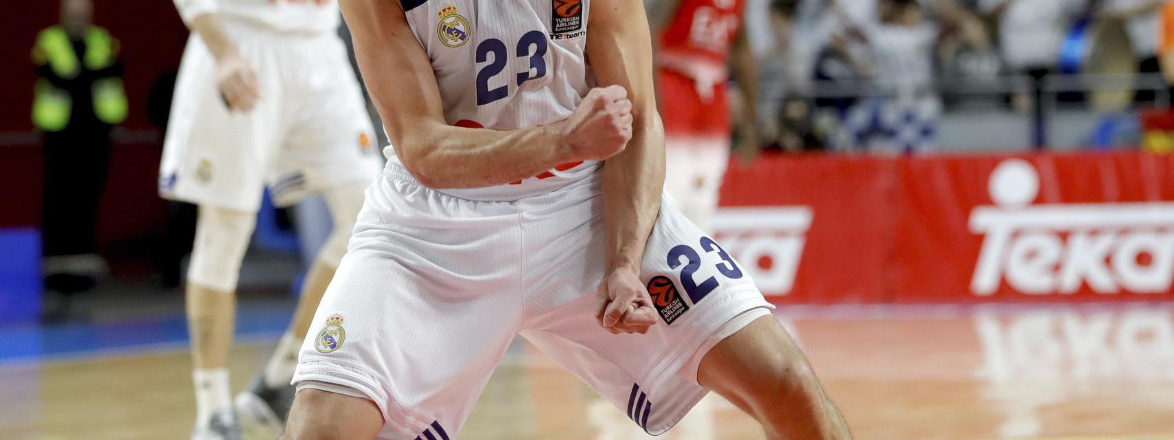 Sergio Llull celebra una canasta contra el Milán.