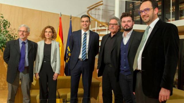 Vidal, primero por la izquierda, en una reunión en el Congreso.