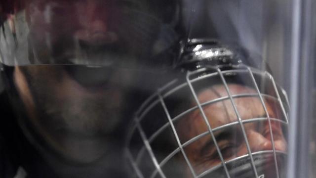 Justin Bieber, empotrado contra el cristal.