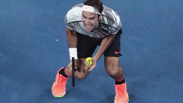 Roger Federer celebra su victoria en el Open de Australia.