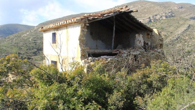 La casa de La Romana donde las niñas fueron violadas y torturadas está en ruinas.