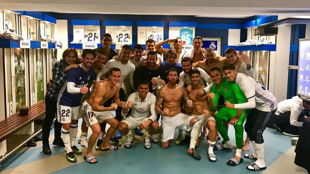 El vestuario, unido tras la victoria ante la Real