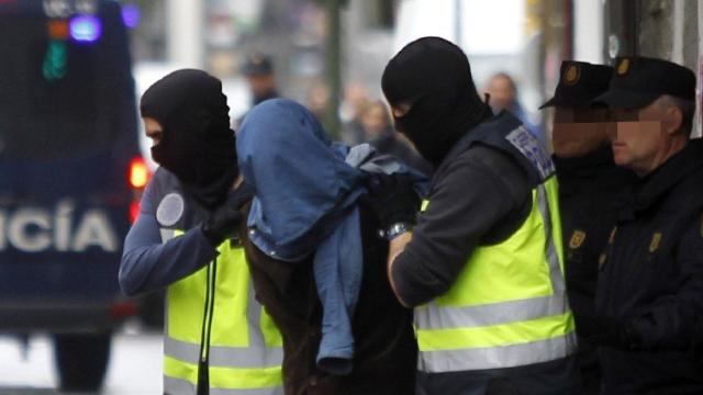 La Policía detiene a un presunto islamista.