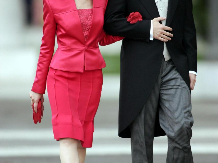 Érika Ortiz y Antonio Vigo en la boda de los entonces príncipes de Asturias en 2002.