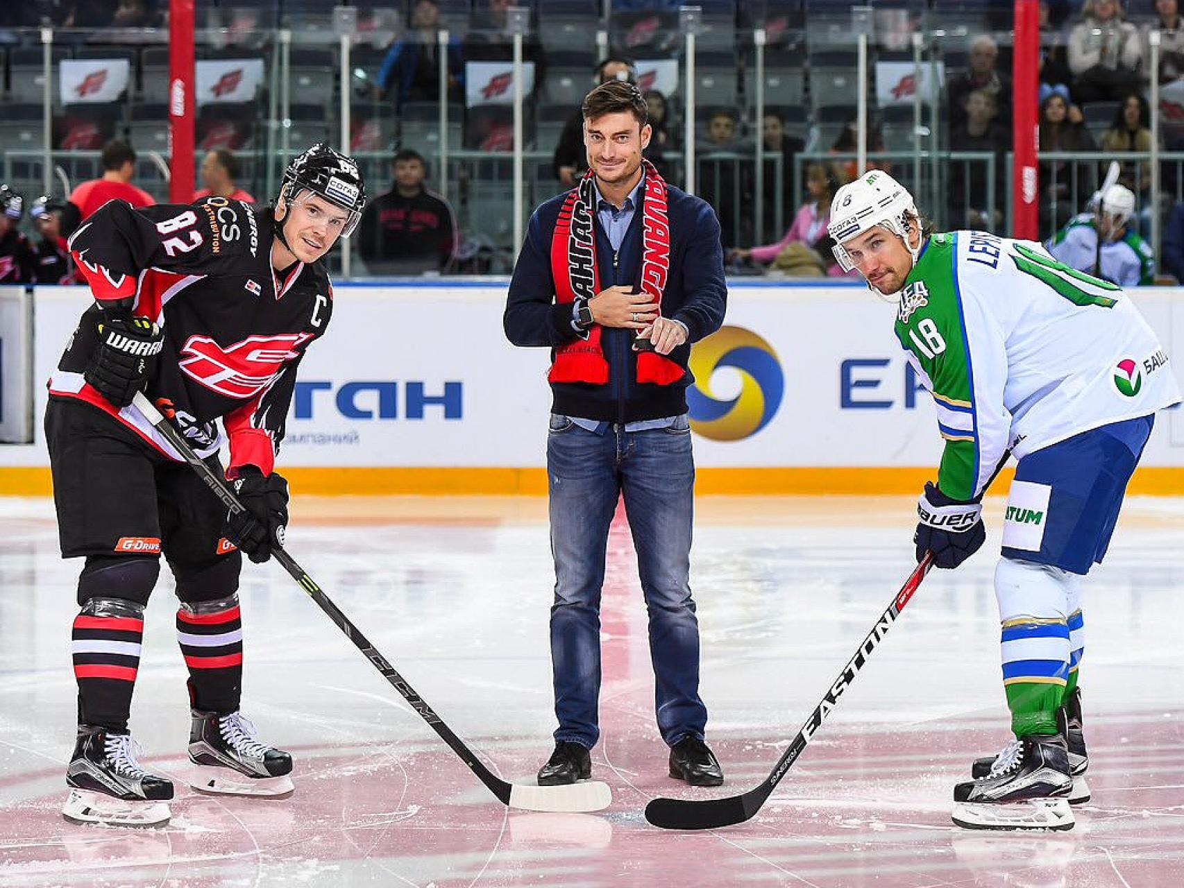 Riera, en un partido de hockey sobre hielo.