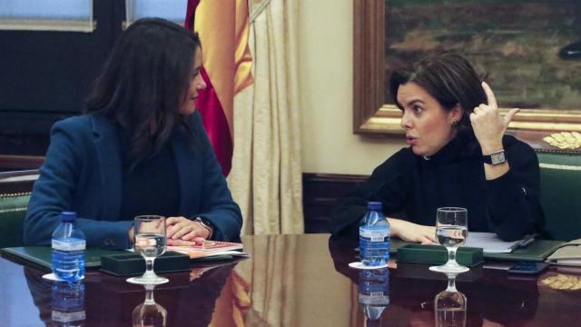 Arrimadas y Santamaría durante la reunión de este miércoles