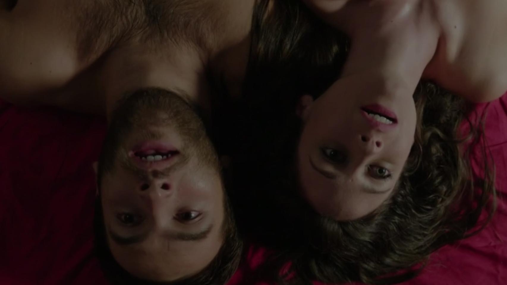 Carlos y Karina se dejan llevar por el deseo en 'Cuéntame'