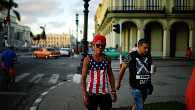 Hay falta de medios para aprender inglés en Cuba.