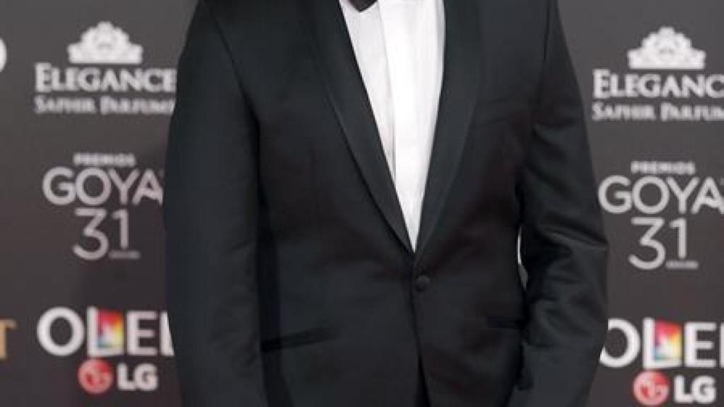 Juan Antonio Bayona llega a los premios.