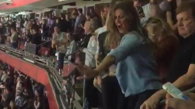 Gisele Bündchen se marcó un baile de lo más loco para celebrar el triunfo de su marido.